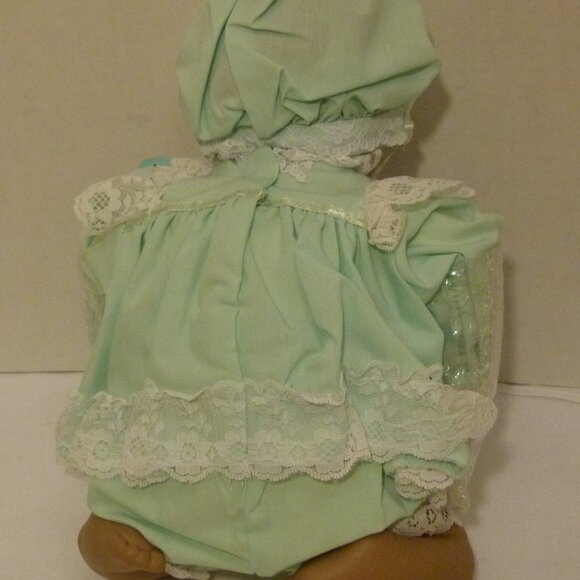 Yolanda Bello "Shawna" African American Porcelain Doll: Ashton Drake Galleries - Picture 8 of 12